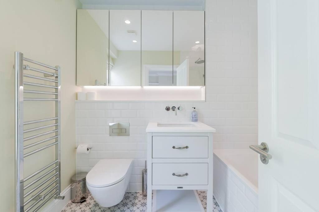 Stunning Two Bed Apartment Rh8 Londen Buitenkant foto