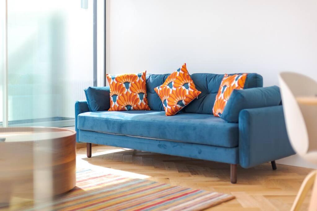 Stunning Two Bed Apartment Rh8 Londen Buitenkant foto