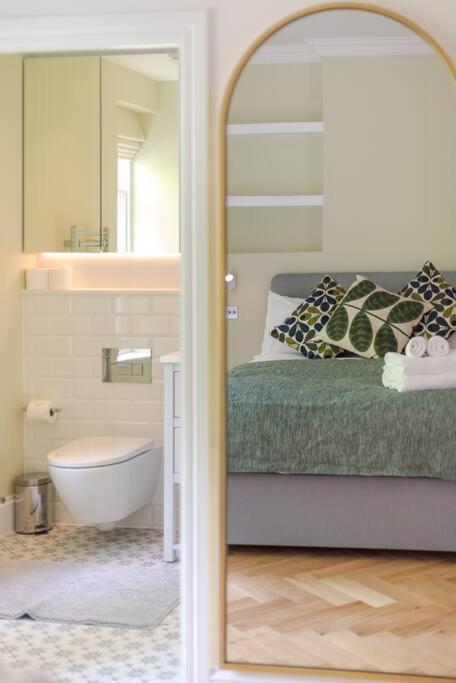 Stunning Two Bed Apartment Rh8 Londen Buitenkant foto