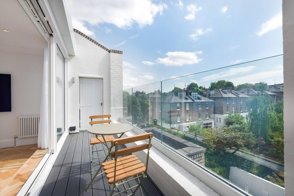 Stunning Two Bed Apartment Rh8 Londen Buitenkant foto