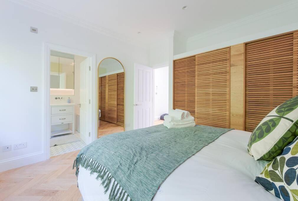 Stunning Two Bed Apartment Rh8 Londen Buitenkant foto