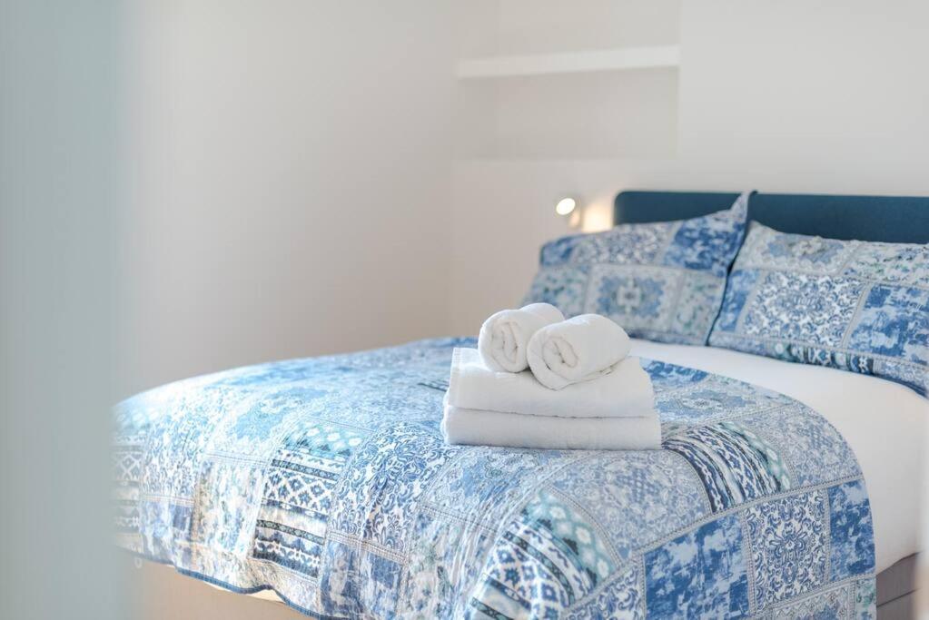 Stunning Two Bed Apartment Rh8 Londen Buitenkant foto